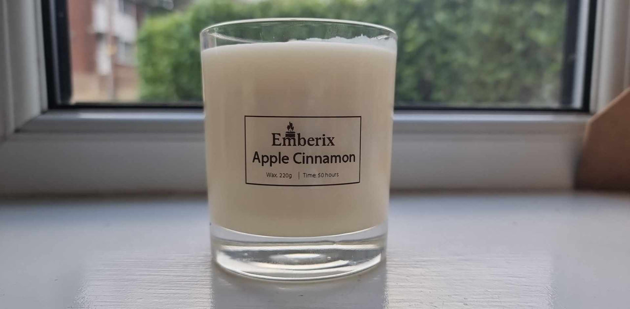 Apple Cinnamon aromatherapy candle made with natural ingredients for fall