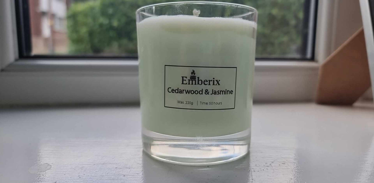 Cedarwood & Jasmine aromatherapy candle made with natural ingredients